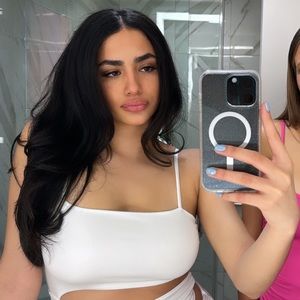 Meet your Posher, Lia